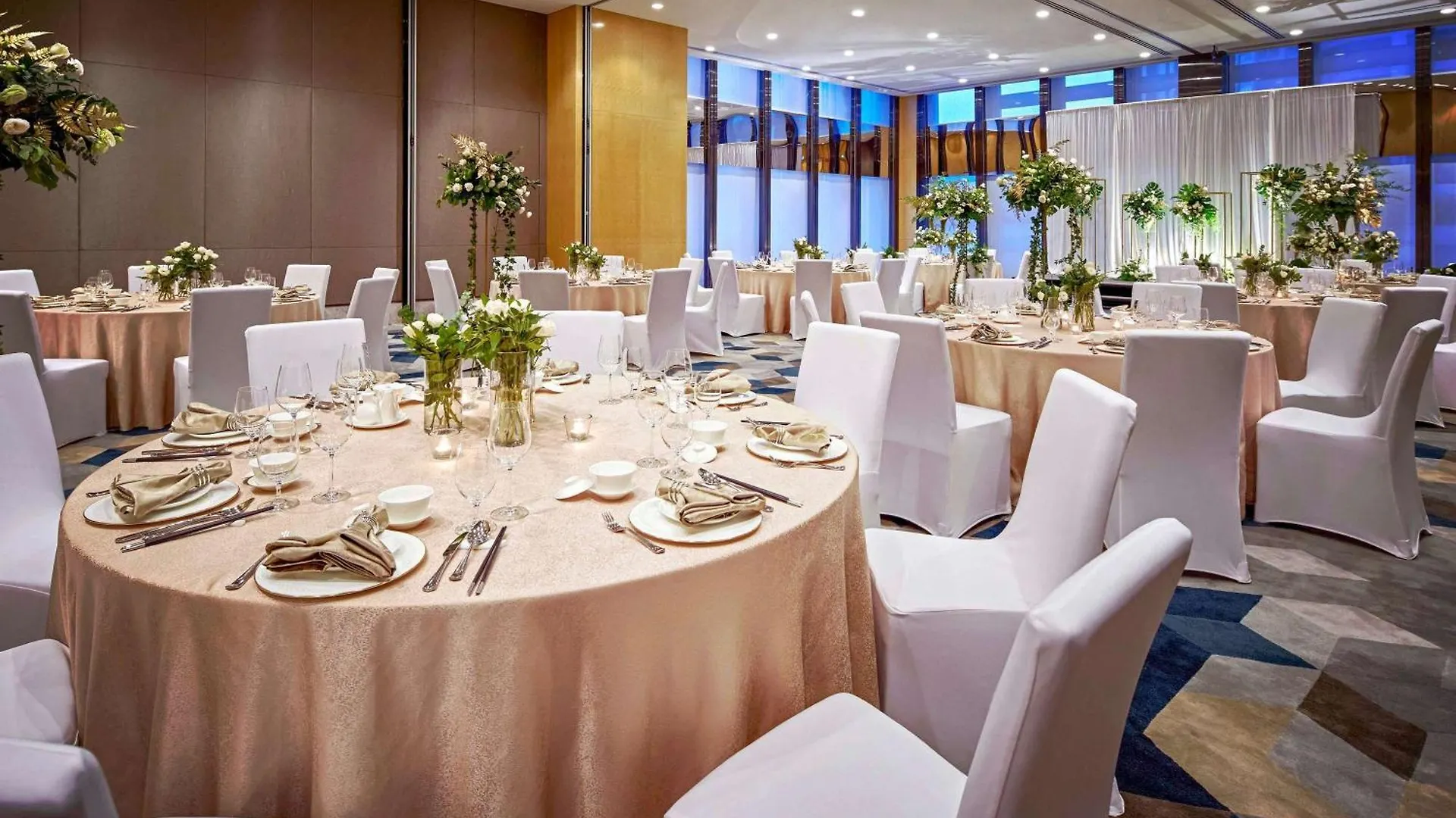 Sofitel Singapore City Centre Hotel
