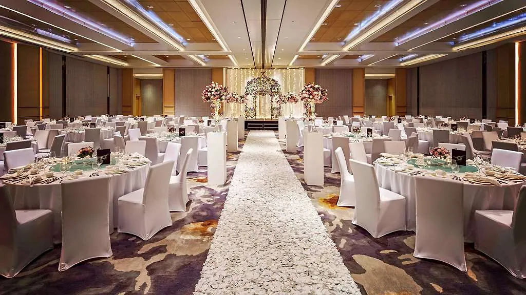 Sofitel Singapore City Centre Hotel